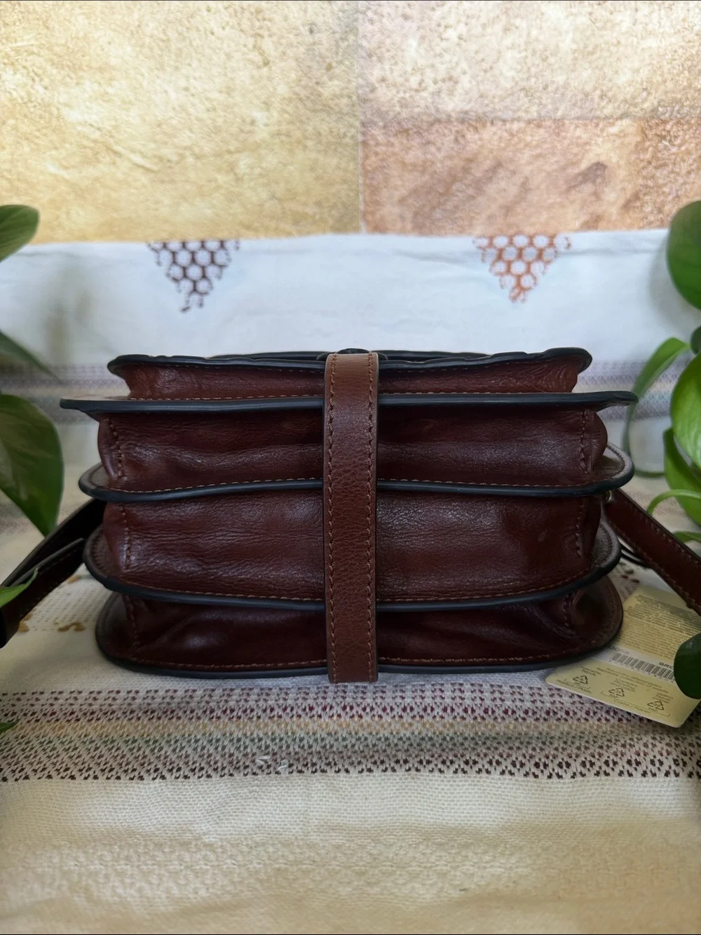 NEW Gianni Conti Italian Leather Embossed Floral Compartment Crossbody Saddle